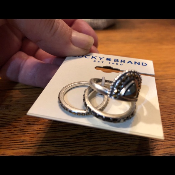 Lucky Brand Trio Rings - Picture 3 of 3
